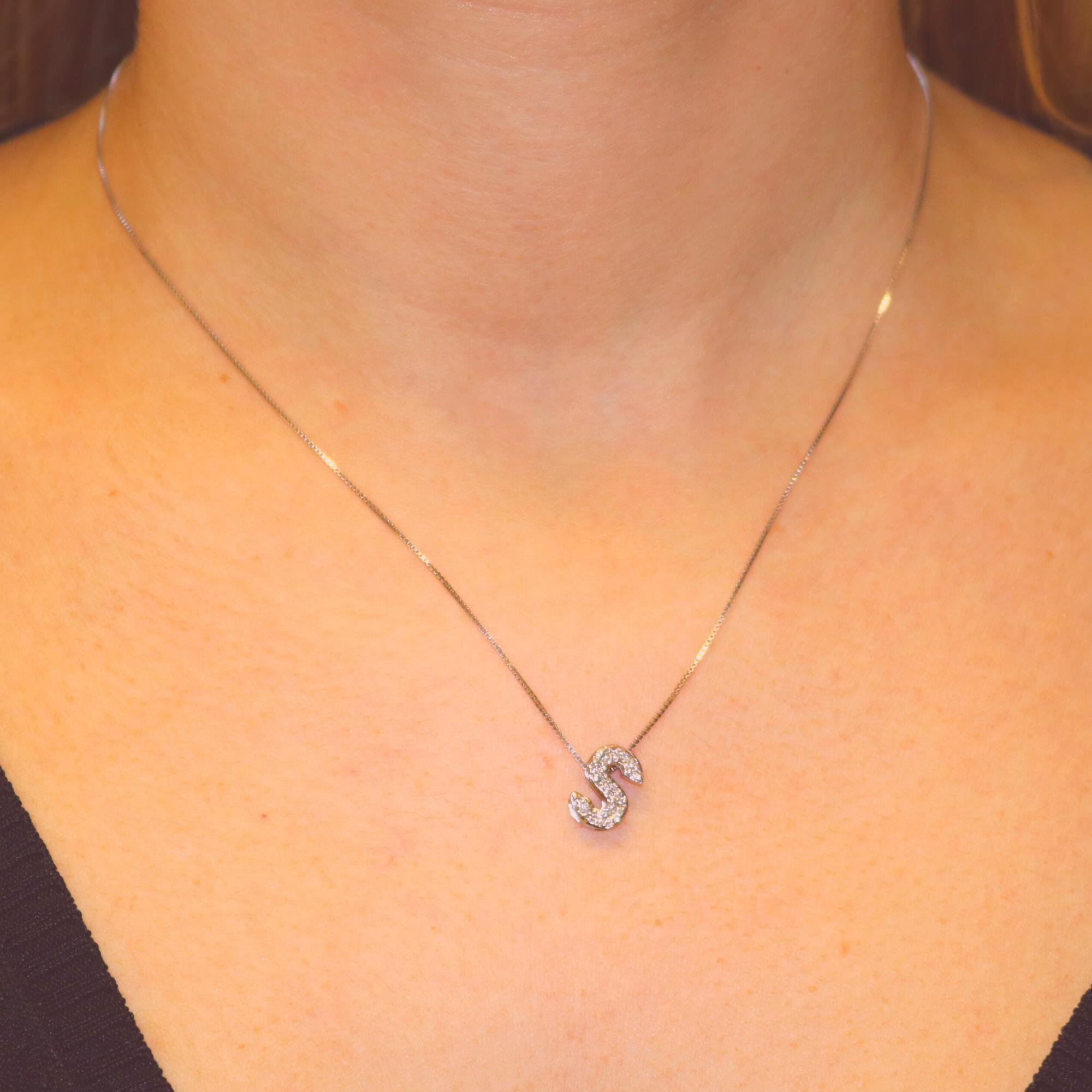 PINGENTE LETRA S COM DIAMANTES