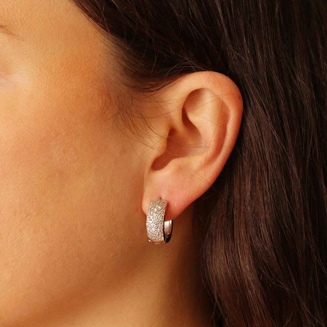 BRINCO ARGOLA DE DIAMANTES - OB