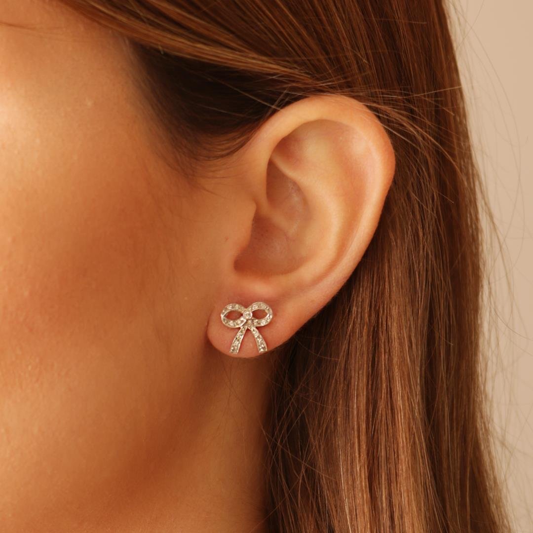 BRINCO LAÇO COM DIAMANTES - OB