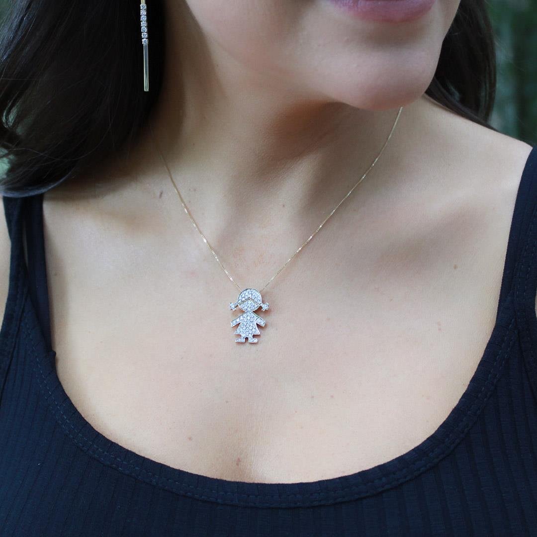 PINGENTE MENINA COM DIAMANTES - G - OA