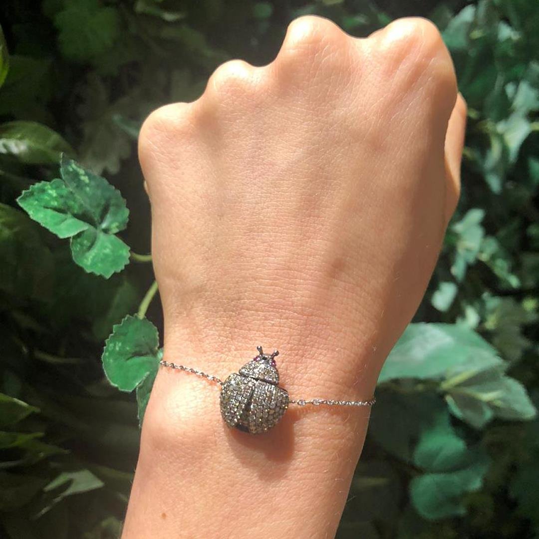 PULSEIRA JOANINHA NEGRA COM DIAMANTES - OB
