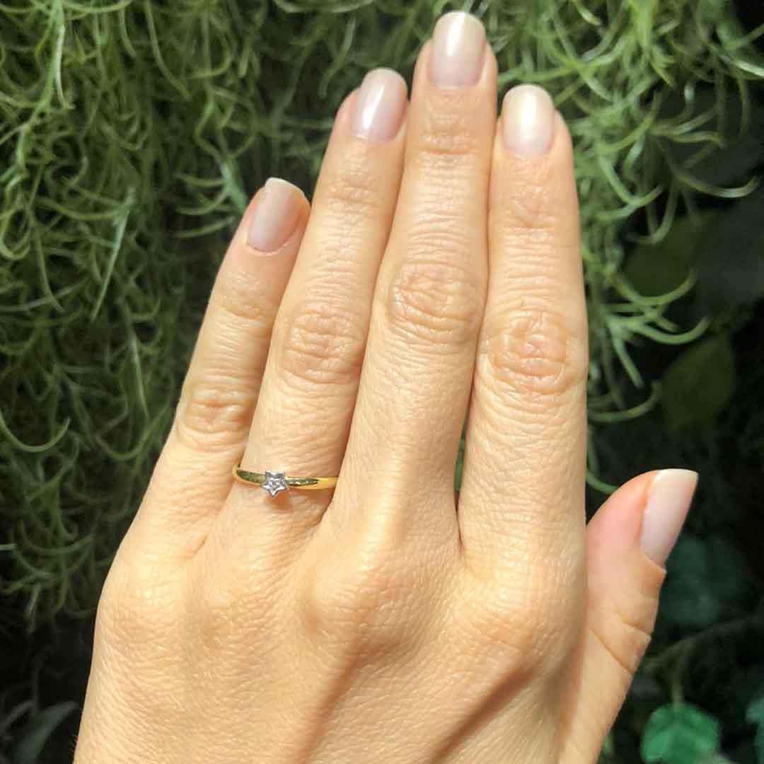 ANEL FALANGE LISO ESTRELA SOLITÁRIA COM DIAMANTES - OA