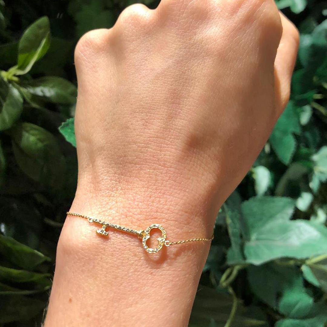 PULSEIRA CHAVE COM DIAMANTE - OA