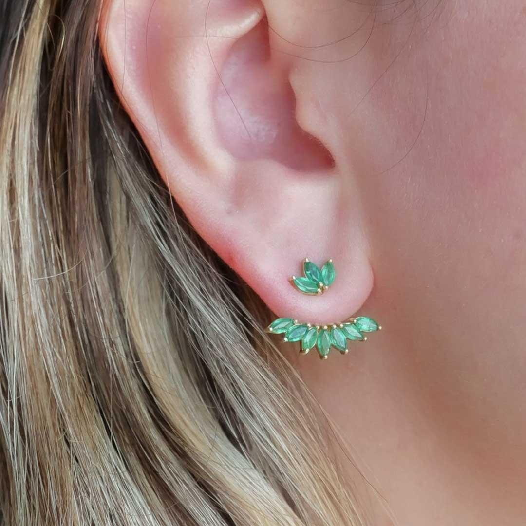 BRINCO EAR CUFF COM ESMERALDAS - OA