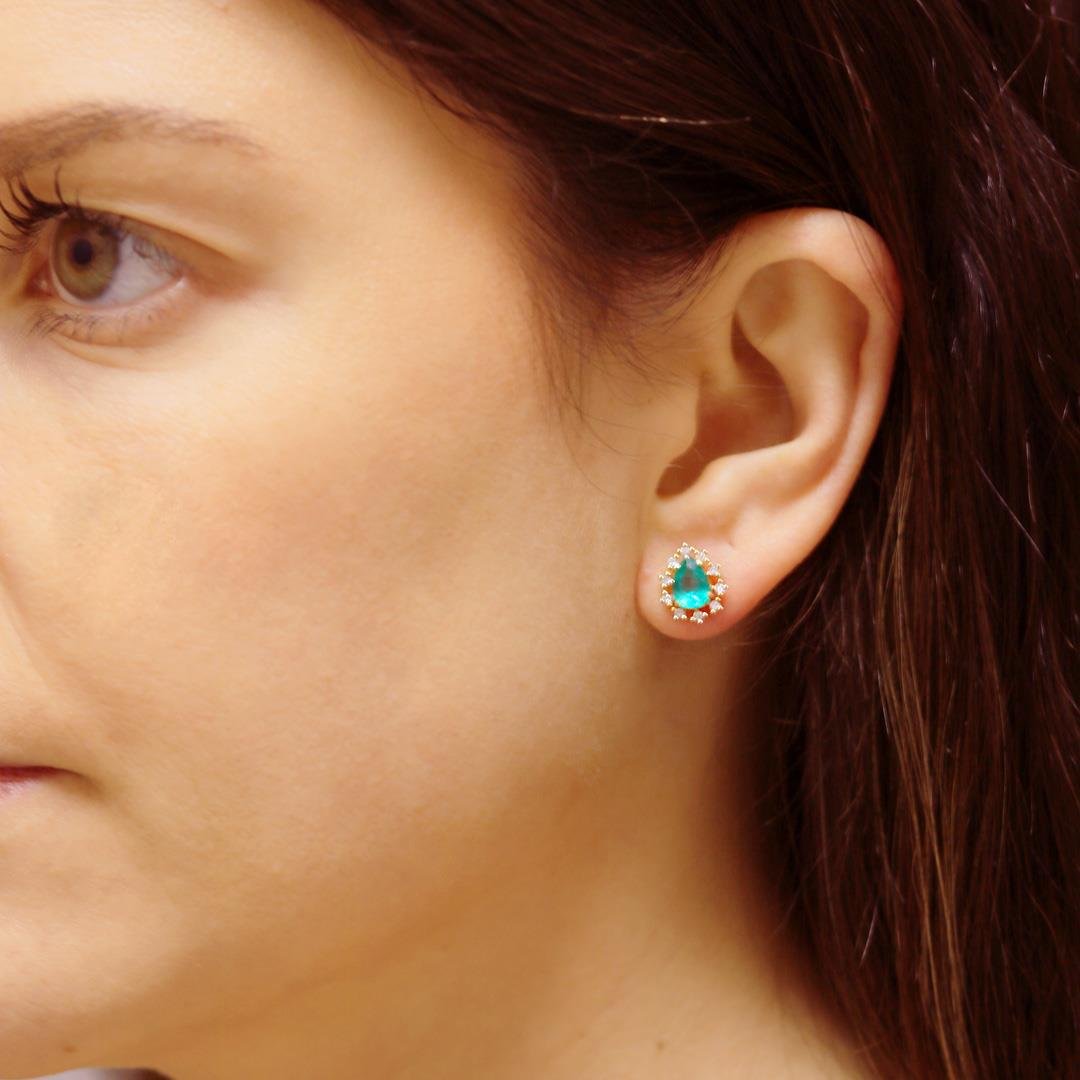 BRINCO GOTA ESMERALDA COM DIAMANTES - OA