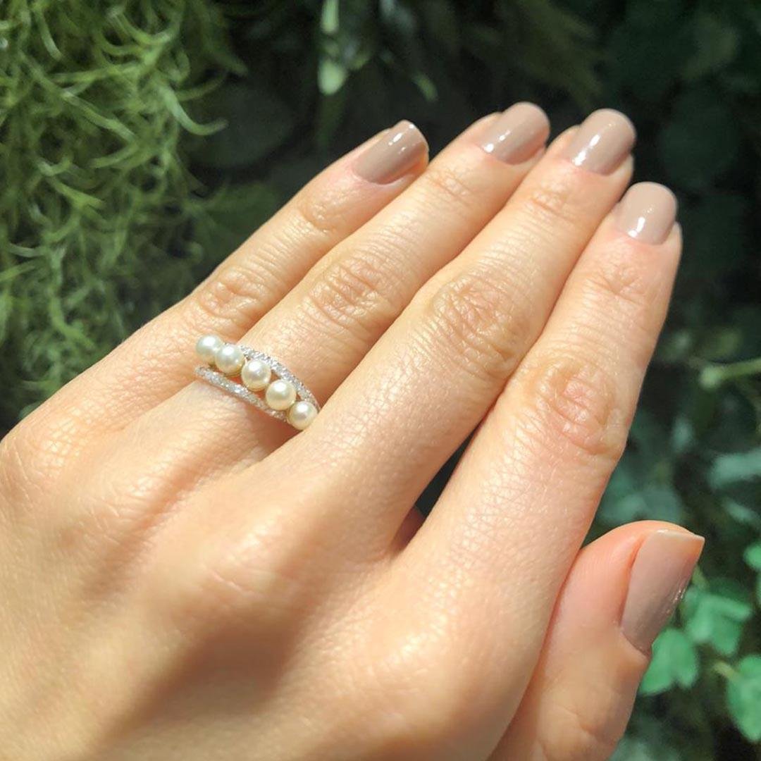 ANEL PÉROLAS CRUZADAS COM DIAMANTES - OA