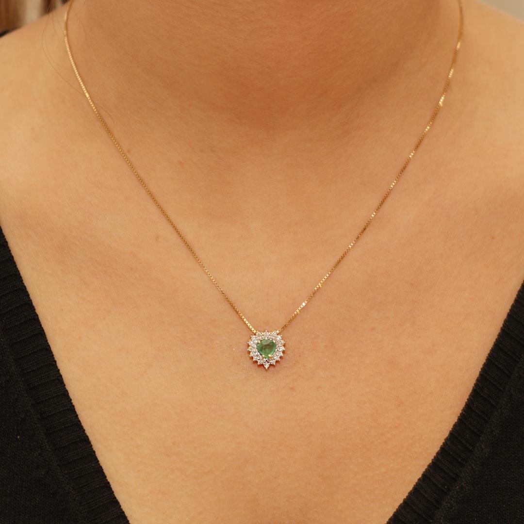 GARGANTILHA ESMERALDA CORAÇÃO E DIAMANTES - 45CM