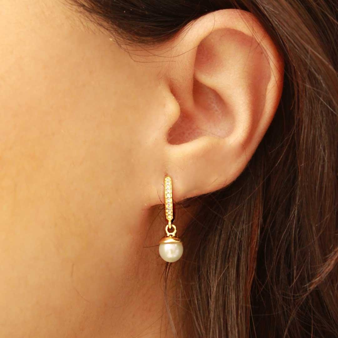 BRINCO ARGOLINHA DIAMANTES E PÉROLA - OA