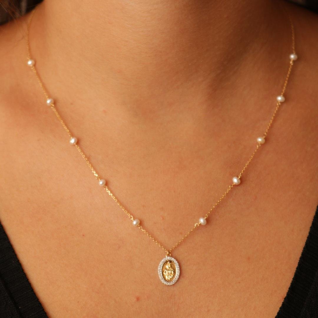 GARGANTILHA NÁCAR NOSSA SENHORA DAS GRAÇAS - PÉROLAS E DIAMANTES - OA