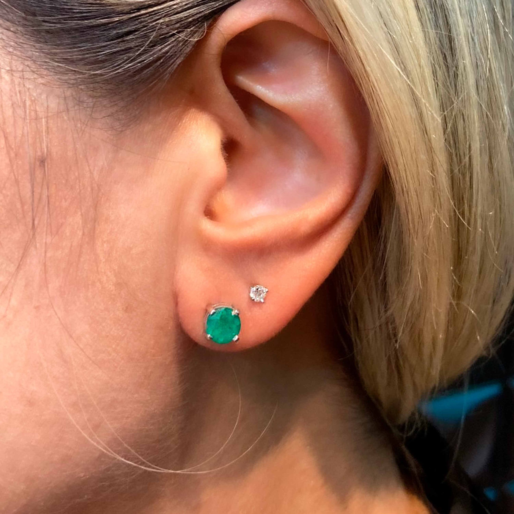 BRINCO SOLITÁRIO - ESMERALDA 6MM - OB