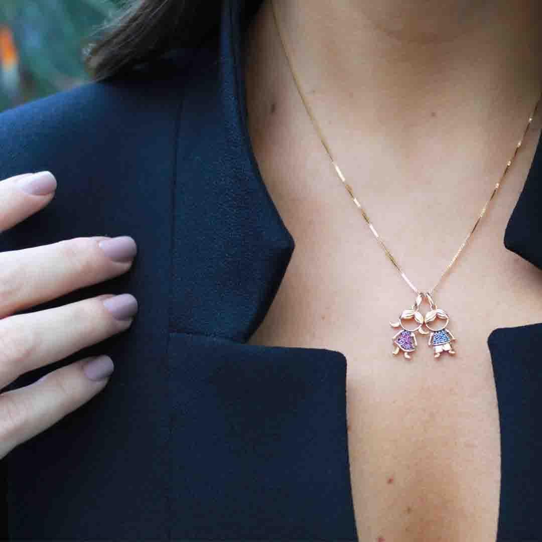 PINGENTE MENINA - RUBIS - OA